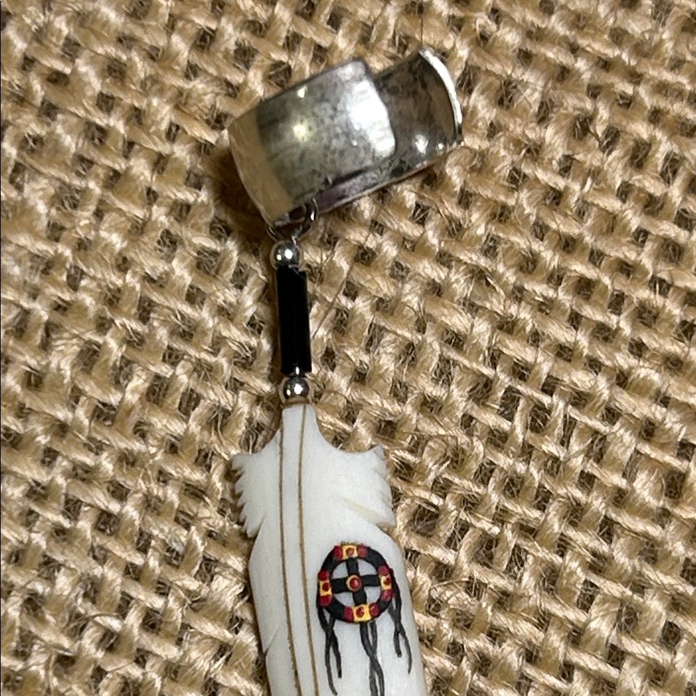 Handcrafted Black and White Feather Ear Cuff - Picture 4 of 7